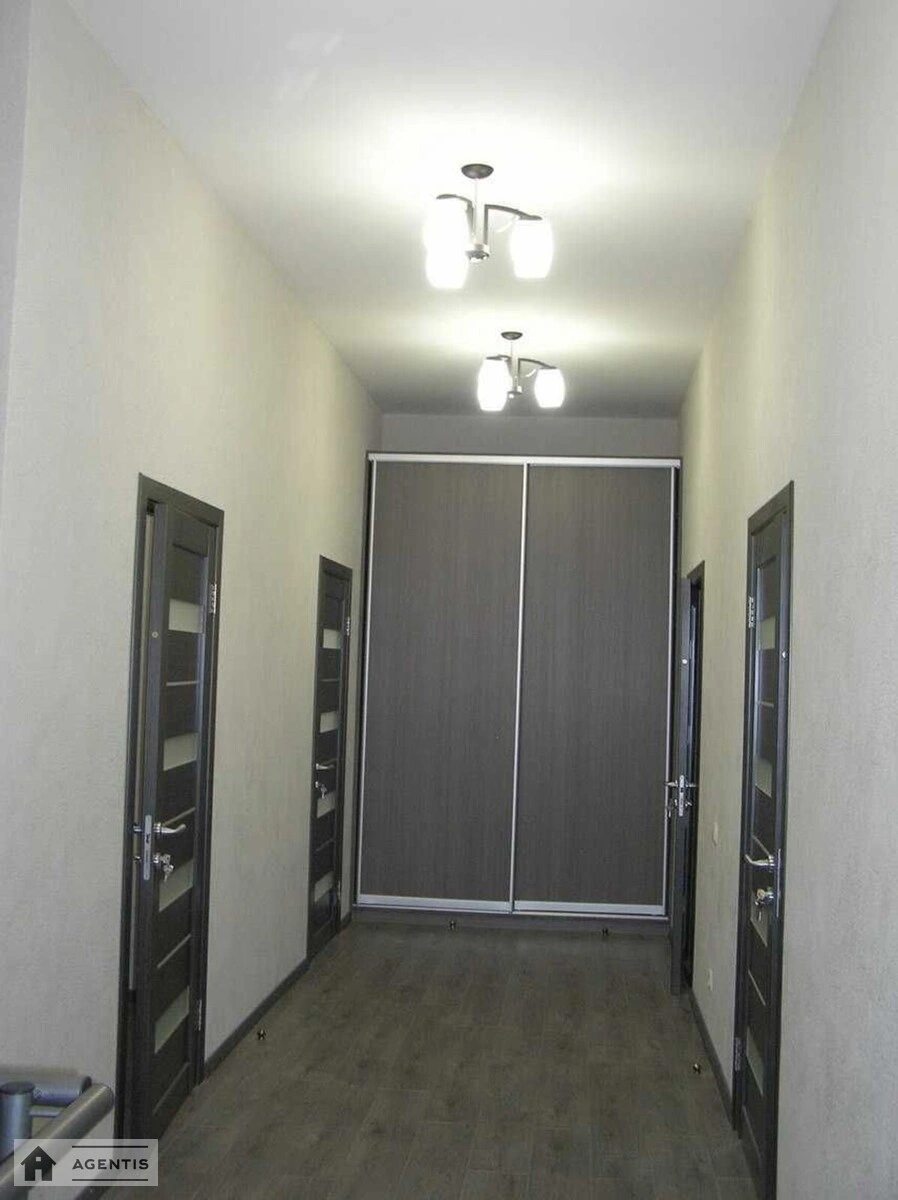 Сдам квартиру. 5 rooms, 258 m², 3rd floor/4 floors. 42, Воздвиженская 42, Киев. 