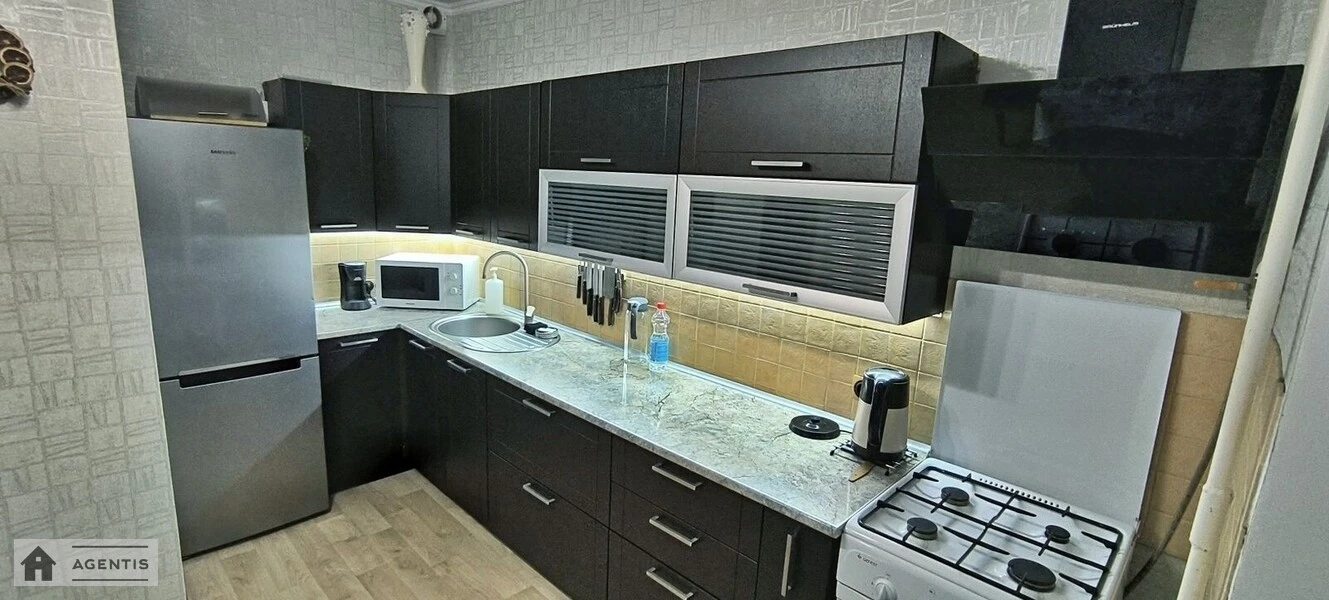 Apartment for rent. 1 room, 45 m², 5th floor/5 floors. Dniprovskyy rayon, Kyiv. 