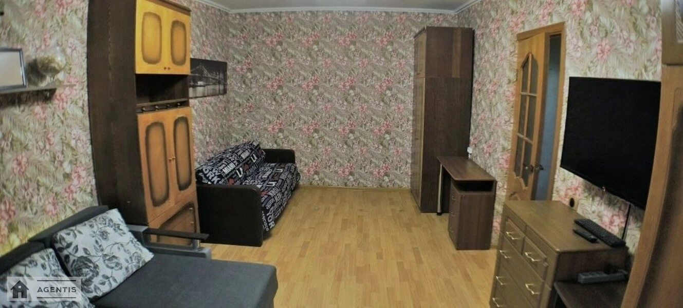 Сдам квартиру. 1 room, 45 m², 5th floor/5 floors. Днепровский район, Киев. 