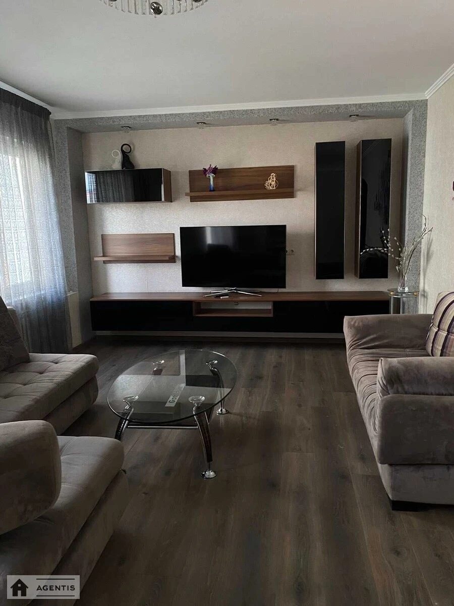 Apartment for rent. 3 rooms, 100 m², 7th floor/16 floors. 56, Kharkivske 56, Kyiv. 