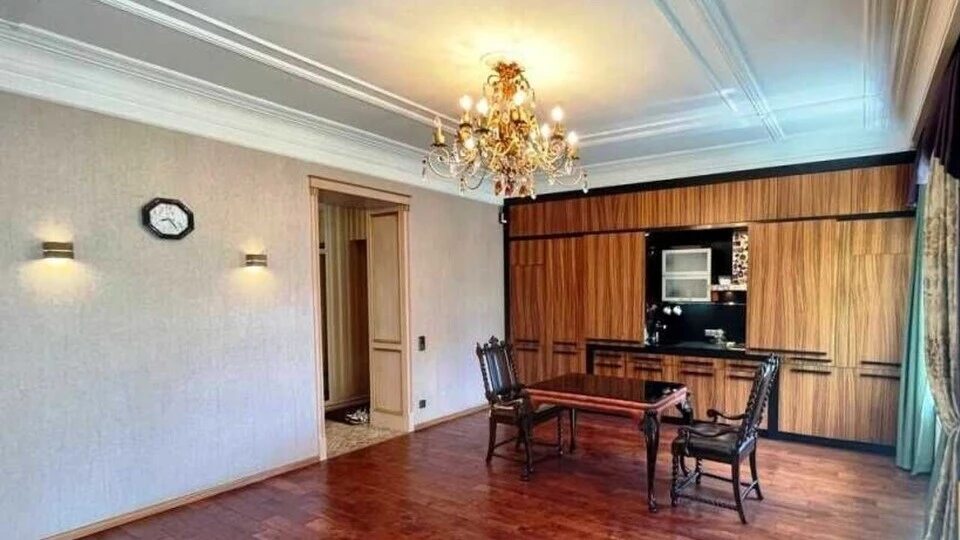 Apartment for rent. 3 rooms, 90 m², 3rd floor/4 floors. 15, Lipska , Kyiv. 