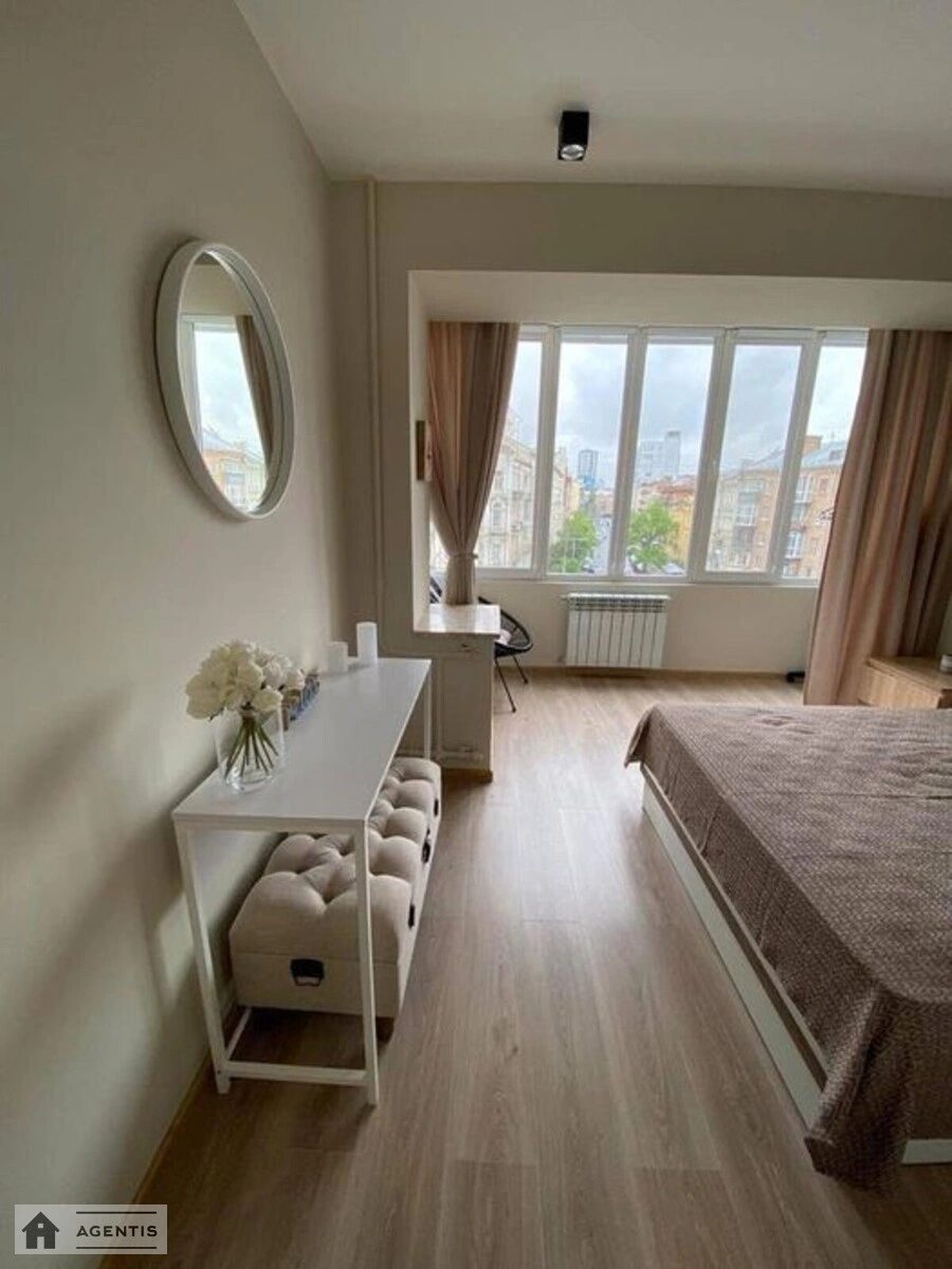 Apartment for rent. 1 room, 40 m², 5th floor/9 floors. 11, Baseyna 11, Kyiv. 