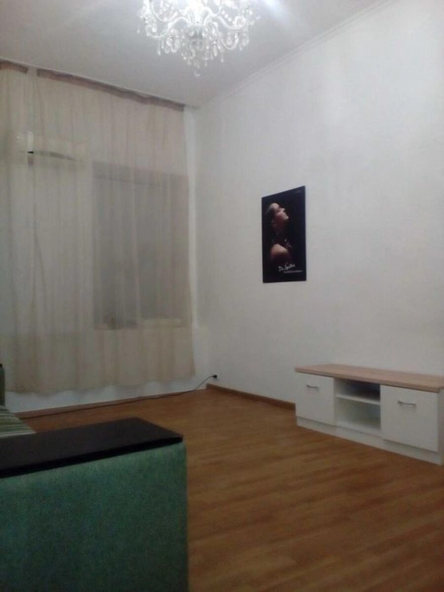 Apartment for rent. 2 rooms, 53 m², 1st floor/5 floors. Saksaganskogo, Kyiv. 