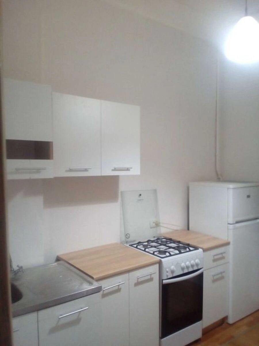 Apartment for rent. 2 rooms, 53 m², 1st floor/5 floors. Saksaganskogo, Kyiv. 