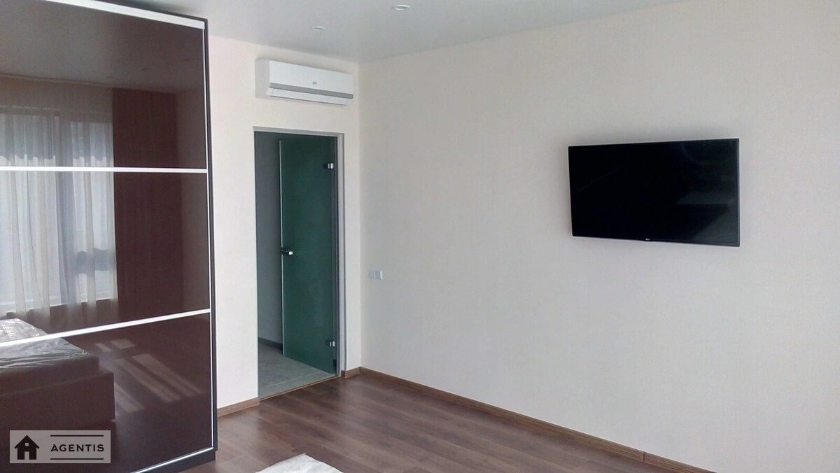 Apartment for rent. 2 rooms, 60 m², 7th floor/27 floors. 26, Obolonskiy 26, Kyiv. 