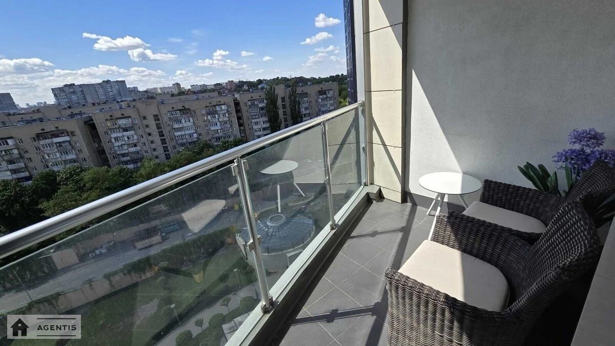 Apartment for rent. 2 rooms, 65 m², 13 floor/25 floors. 60, Golosiyivskiy 60, Kyiv. 