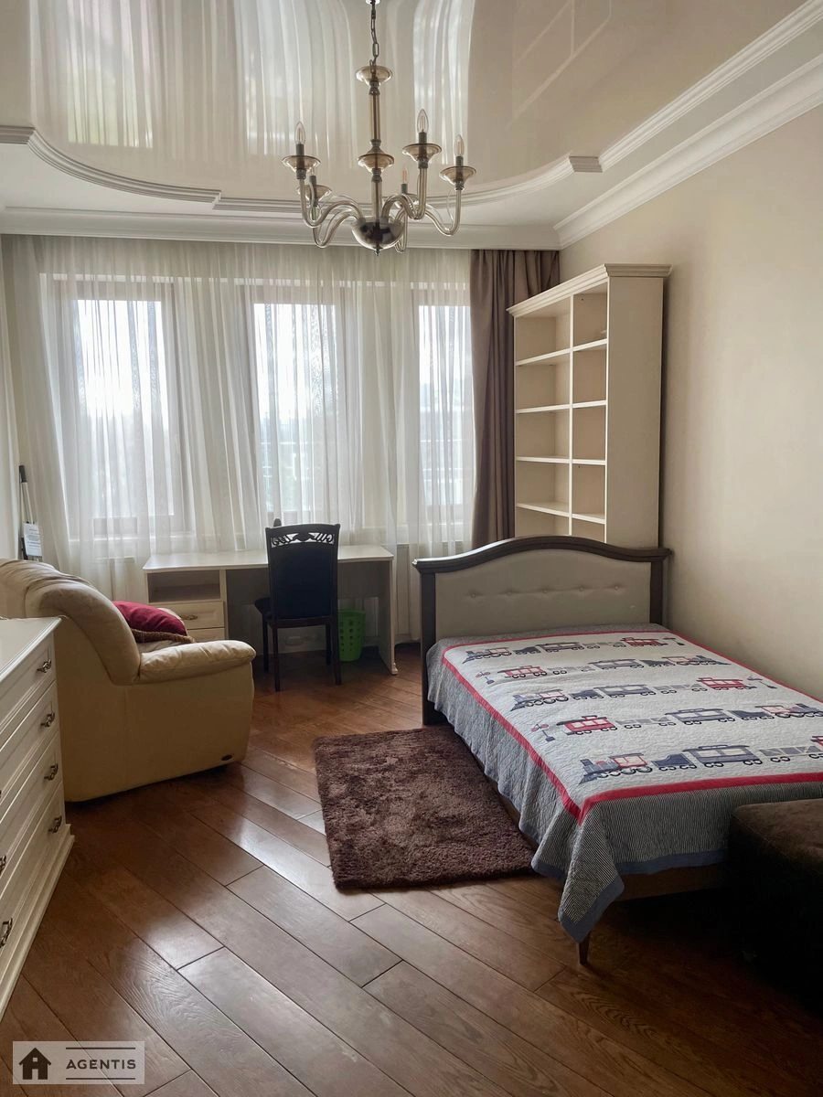 Apartment for rent. 5 rooms, 252 m², 4th floor/5 floors. 11, Obolonska Naberezhna 11, Kyiv. 