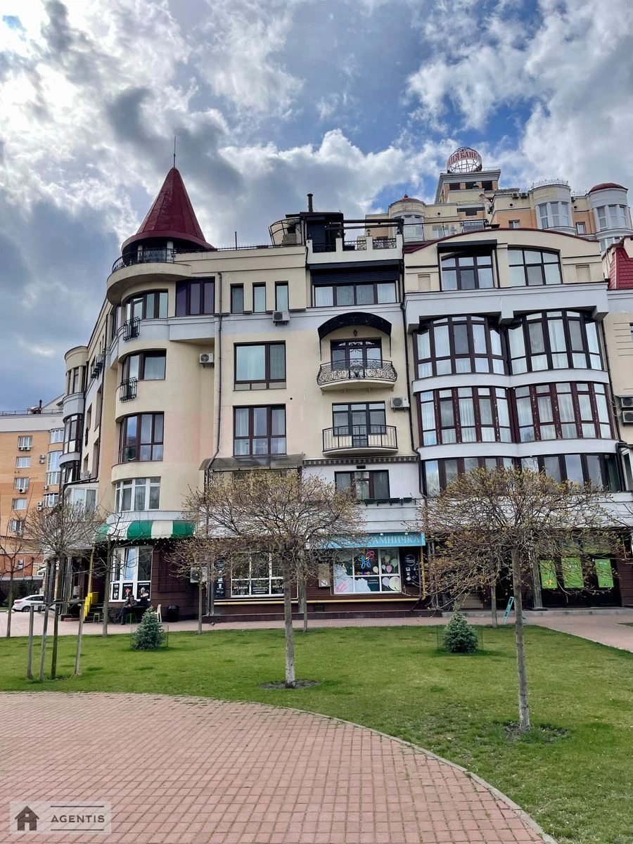 Apartment for rent. 5 rooms, 252 m², 4th floor/5 floors. 11, Obolonska Naberezhna 11, Kyiv. 