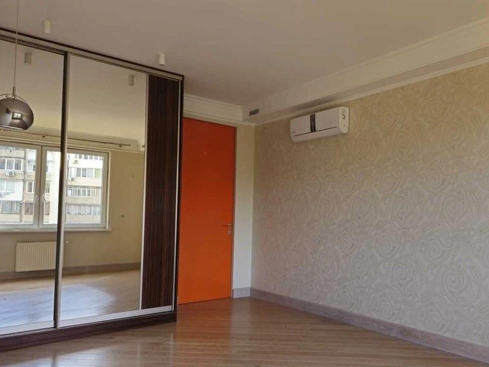 Apartment for rent. 3 rooms, 110 m², 8th floor/24 floors. 62, Golosiyivskiy 62, Kyiv. 