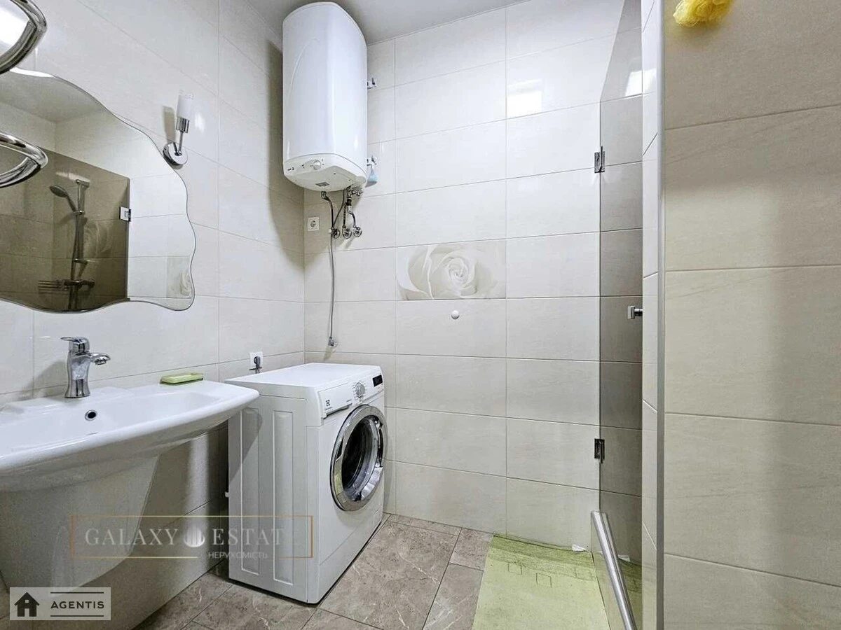 Apartment for rent. 2 rooms, 65 m², 4th floor/23 floors. 60, Golosiyivskiy 60, Kyiv. 