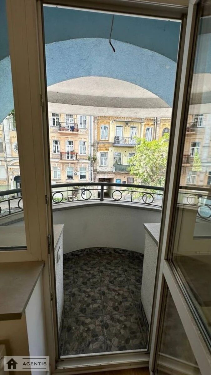 Apartment for rent. 2 rooms, 80 m², 2nd floor/5 floors. Oleksandra Konyskoho vul. Turhenyevska, Kyiv. 