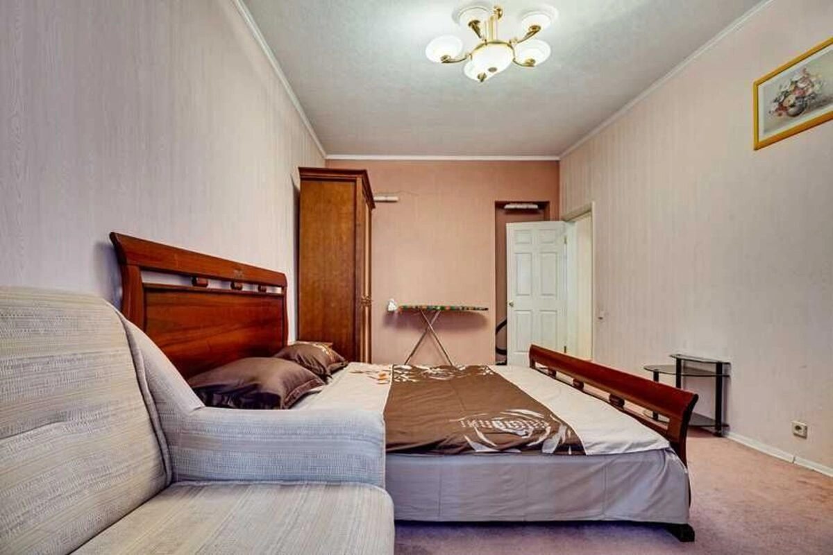 Сдам квартиру. 2 rooms, 60 m², 3rd floor/4 floors. Бассейная, Киев. 