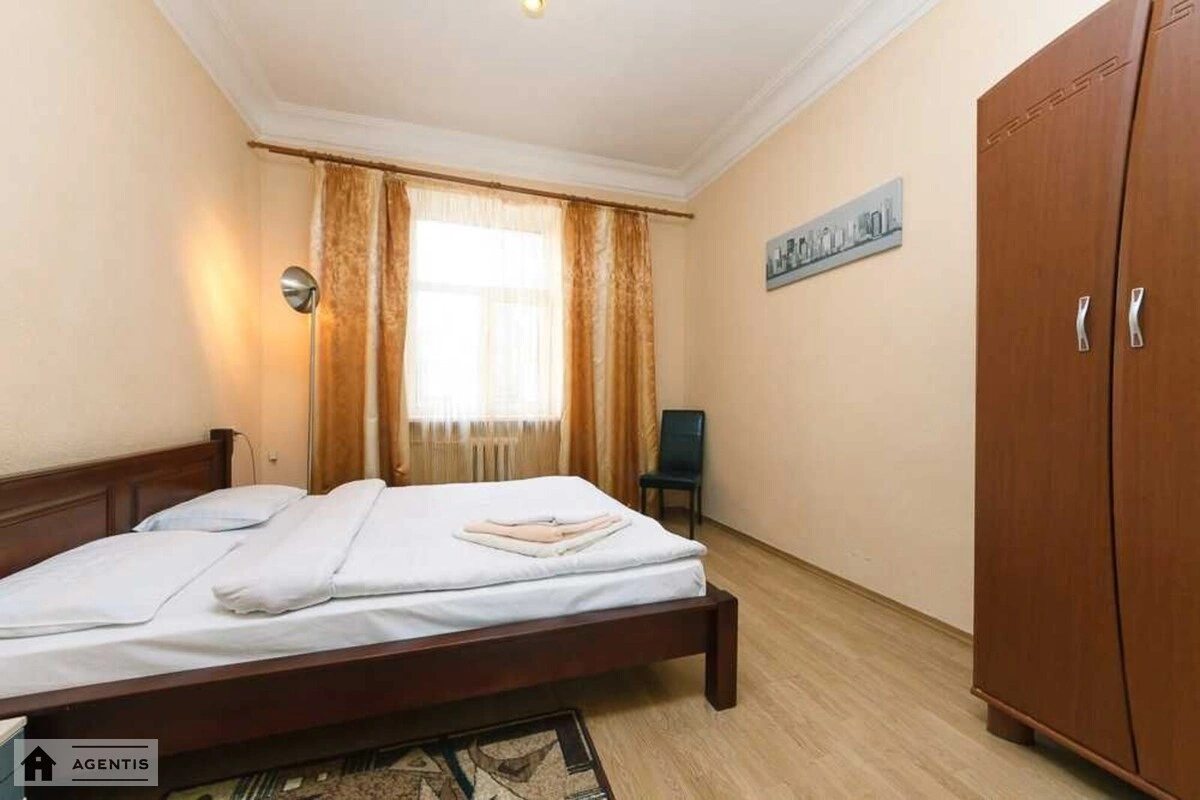 Сдам квартиру. 3 rooms, 95 m², 6th floor/8 floors. 17, Крещатик 17, Киев. 