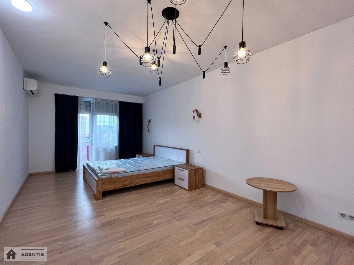 Apartment for rent. 3 rooms, 126 m², 6th floor/20 floors. 44, Oleksandra Konyskoho vul. Turhenyevska, Kyiv. 