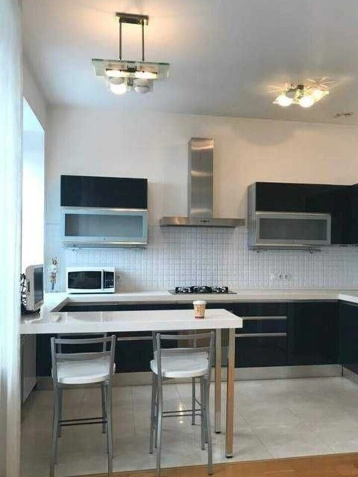 Apartment for rent. 4 rooms, 110 m², 2nd floor/5 floors. 10, Darvina 10, Kyiv. 