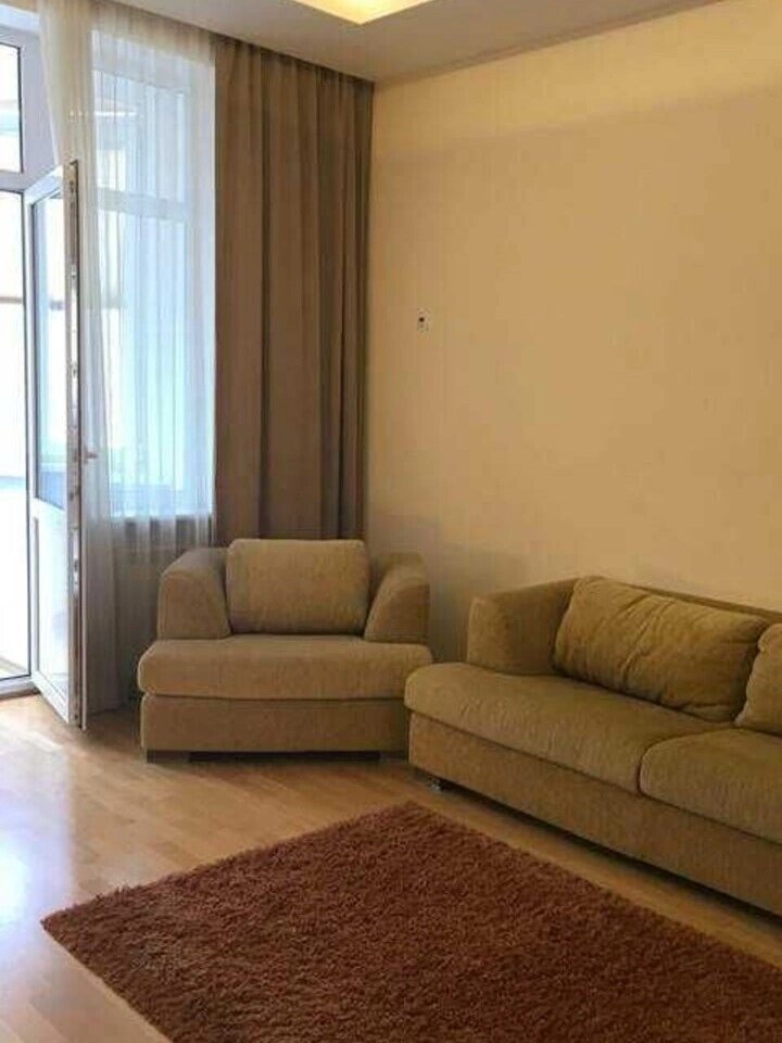 Apartment for rent. 4 rooms, 110 m², 2nd floor/5 floors. 10, Darvina 10, Kyiv. 