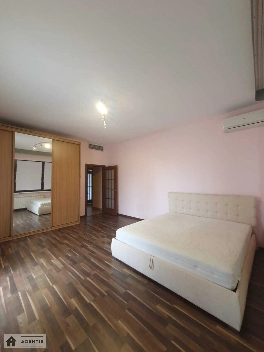 Apartment for rent. 4 rooms, 263 m², 5th floor/15 floors. Kropyvnytckogo, Kyiv. 