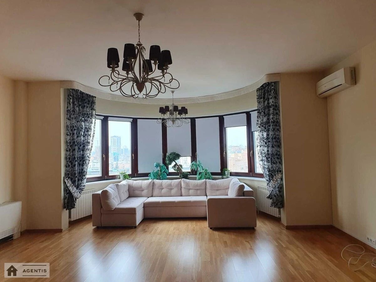 Сдам квартиру. 4 rooms, 263 m², 5th floor/15 floors. Кропивницкого, Киев. 