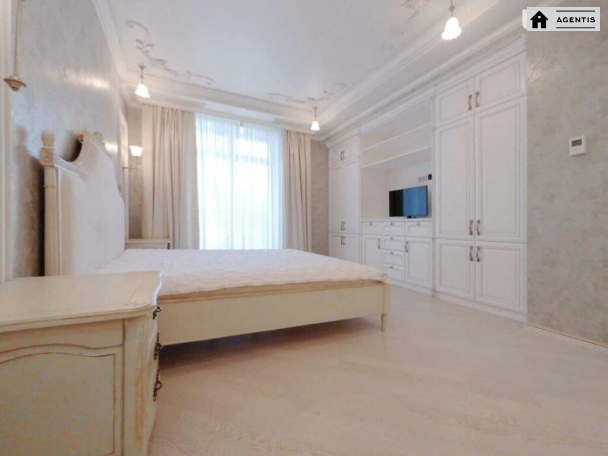 Сдам квартиру. 4 rooms, 145 m², 3rd floor/22 floors. 18, Институтская 18, Киев. 