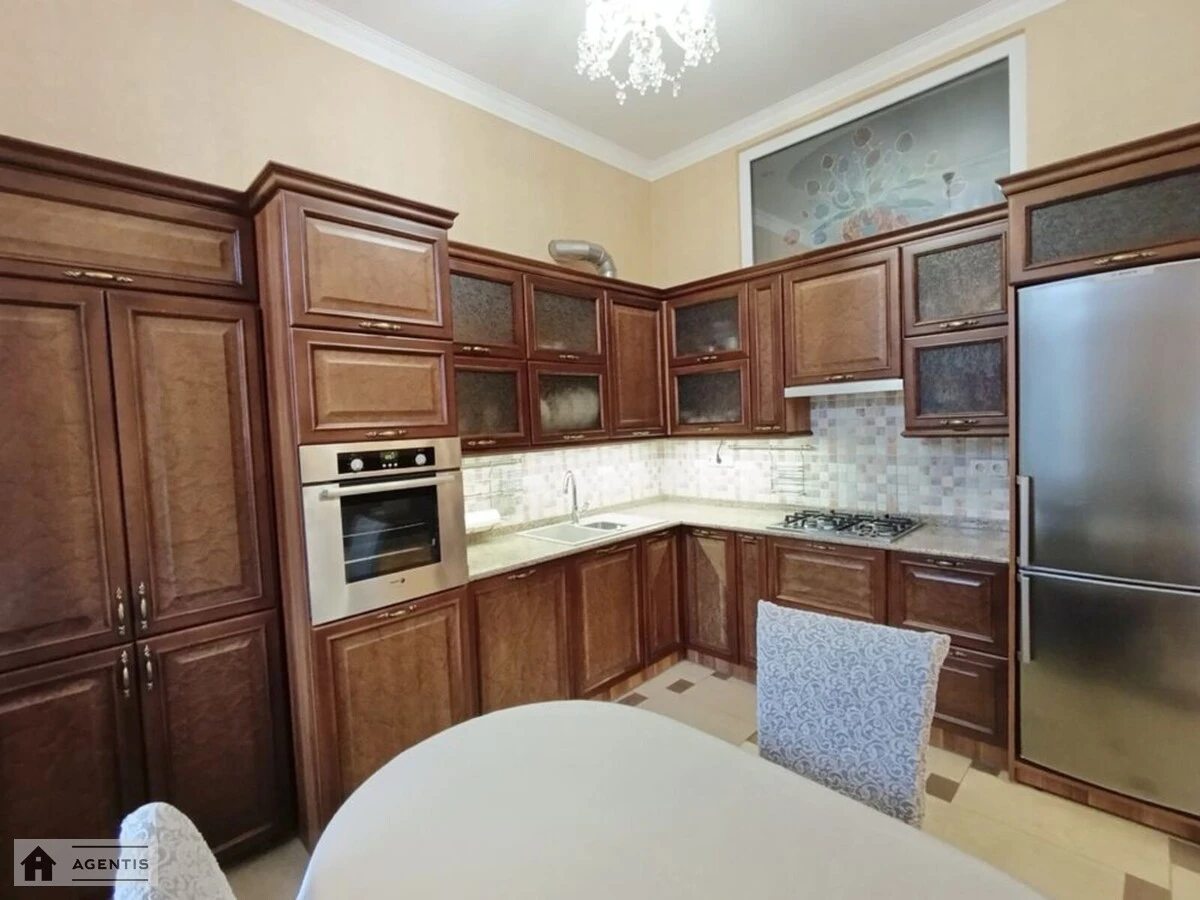 Сдам квартиру. 4 rooms, 105 m², 2nd floor/4 floors. Кропивницький пров. (Кіровоградський), Киев. 
