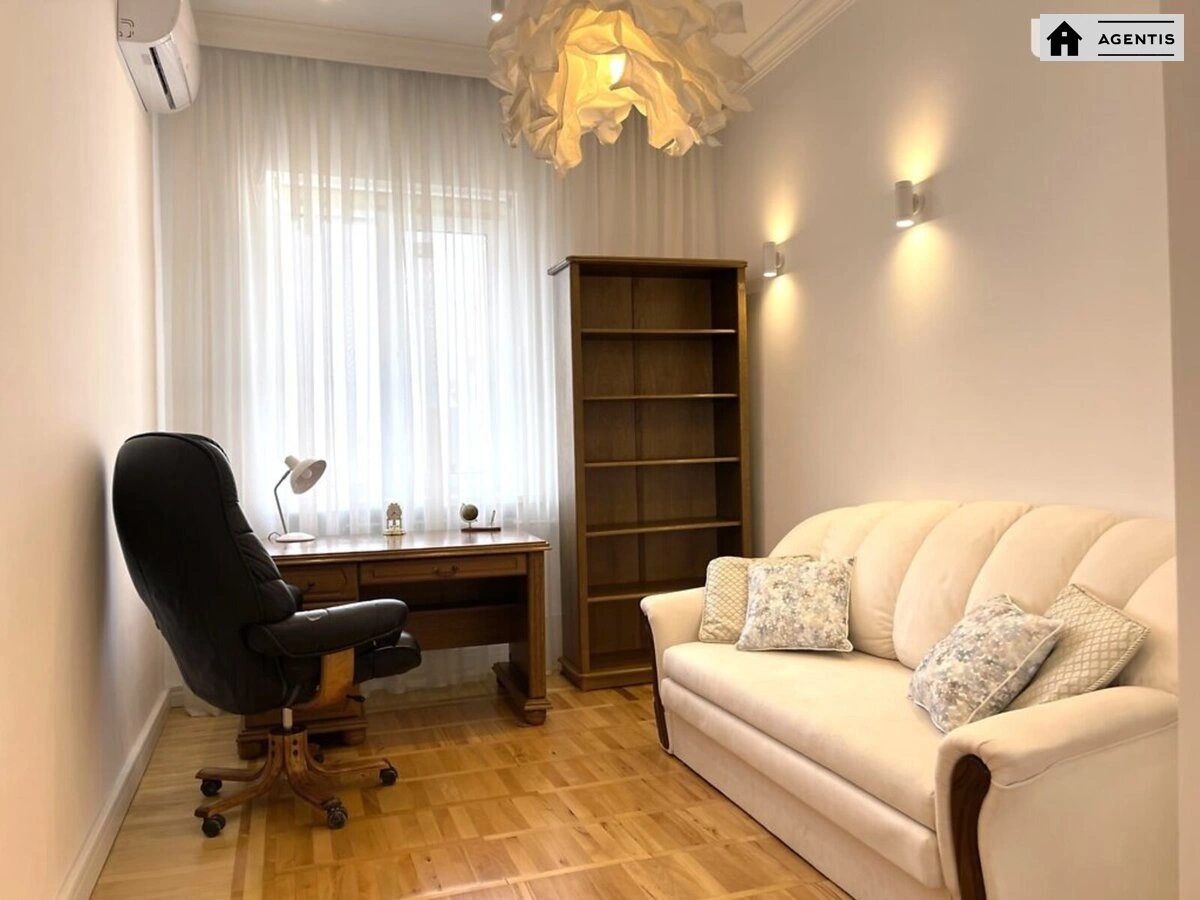 Сдам квартиру. 4 rooms, 130 m², 5th floor/5 floors. 28, Ярославов Вал 28, Киев. 