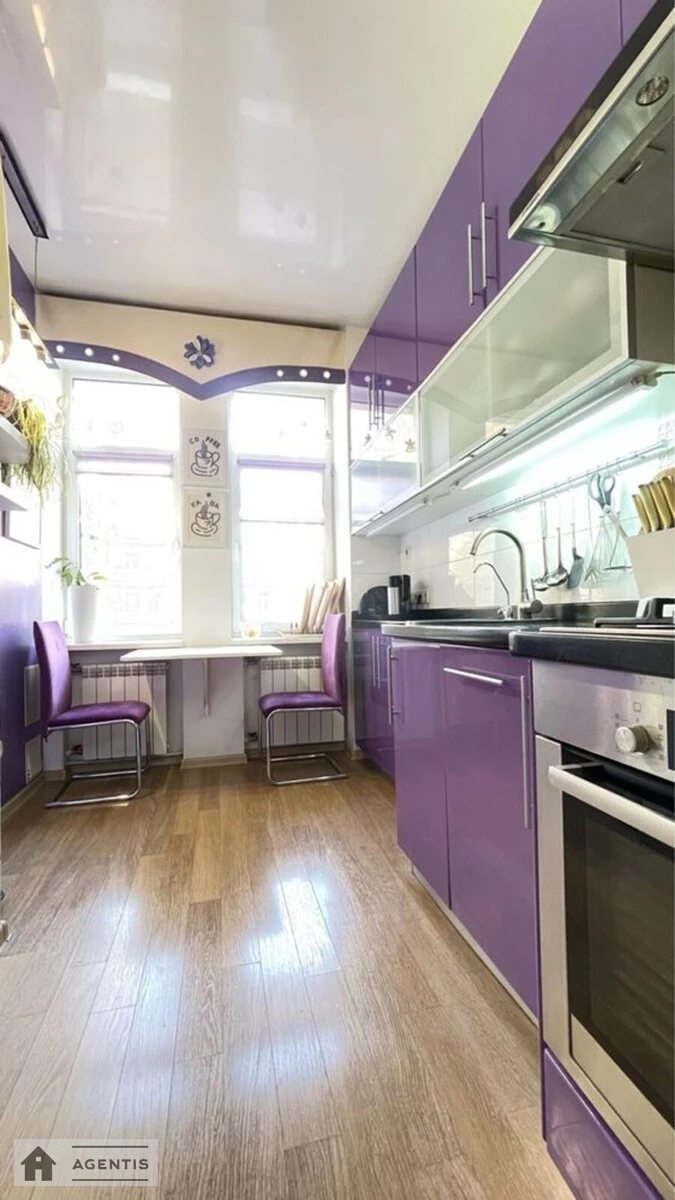 Apartment for rent. 2 rooms, 56 m², 2nd floor/4 floors. Hetmana Pavla Skoropadskoho vul. Lva Tolstoho, Kyiv. 