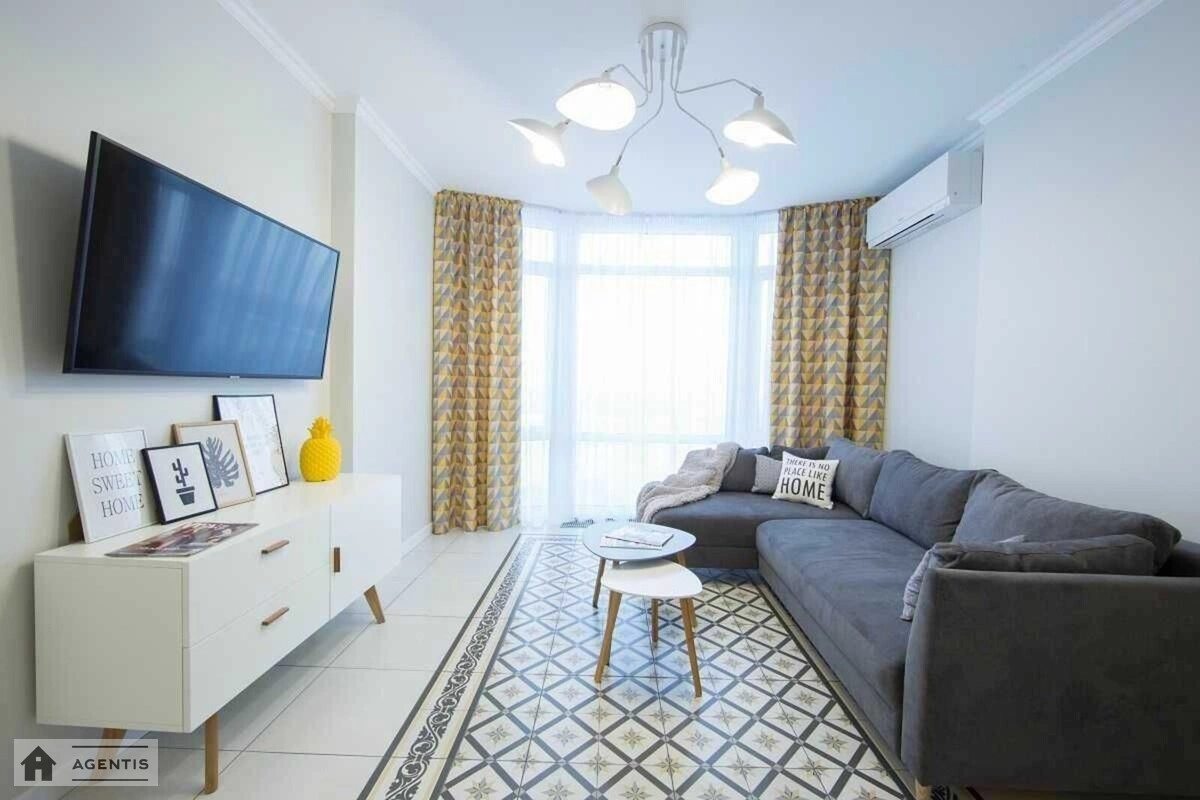 Apartment for rent. 3 rooms, 75 m², 15 floor/25 floors. Volodymyra Ivasyuka prosp. Heroyiv Stalinhrada, Kyiv. 
