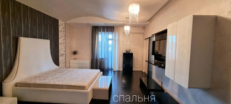 Продаж квартири. 3 rooms, 153 m², 8th floor/22 floors. 5, К.Маркса, Дніпро. 