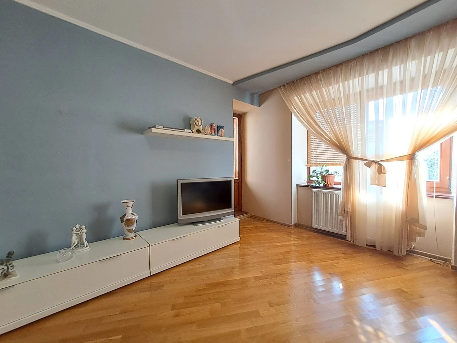 Apartments for sale 2 rooms, 62 m², 2nd fl./5 floors. Verbytskoho M. vul., Ternopil. 