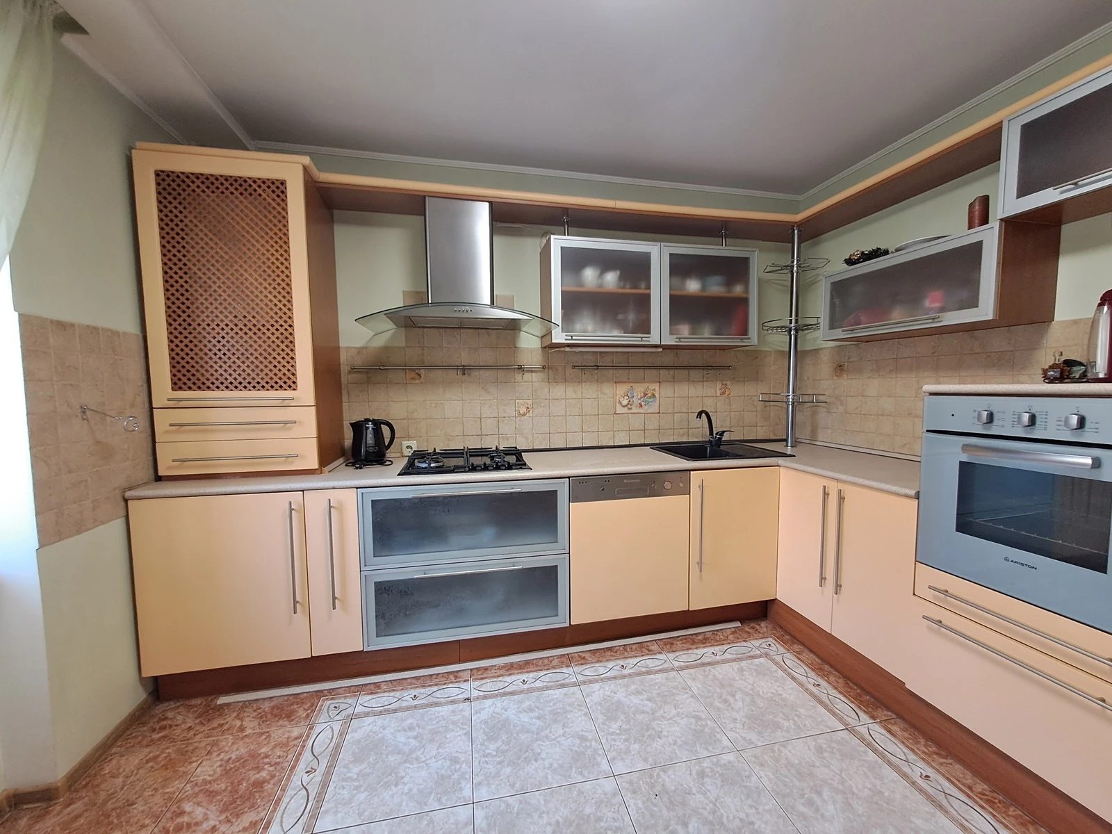 Apartments for sale 2 rooms, 62 m², 2nd fl./5 floors. Verbytskoho M. vul., Ternopil. 