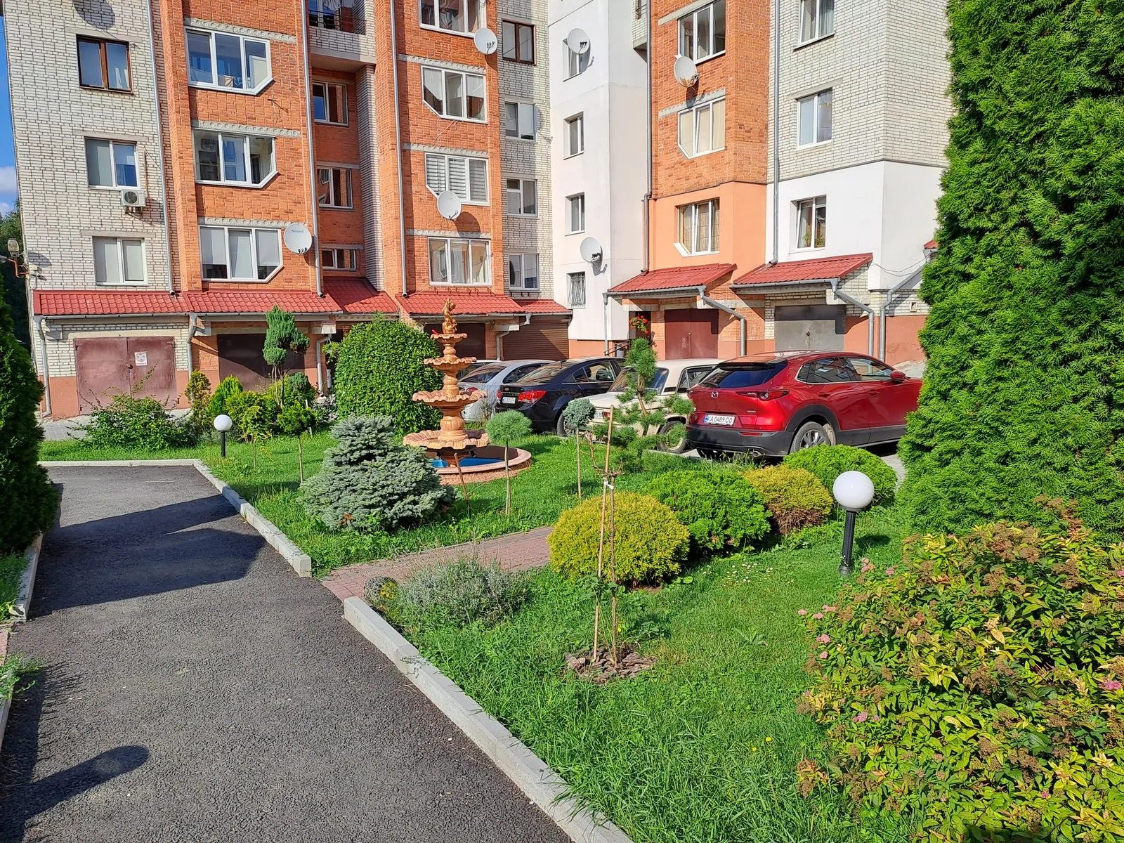 Apartments for sale 2 rooms, 62 m², 2nd fl./5 floors. Verbytskoho M. vul., Ternopil. 