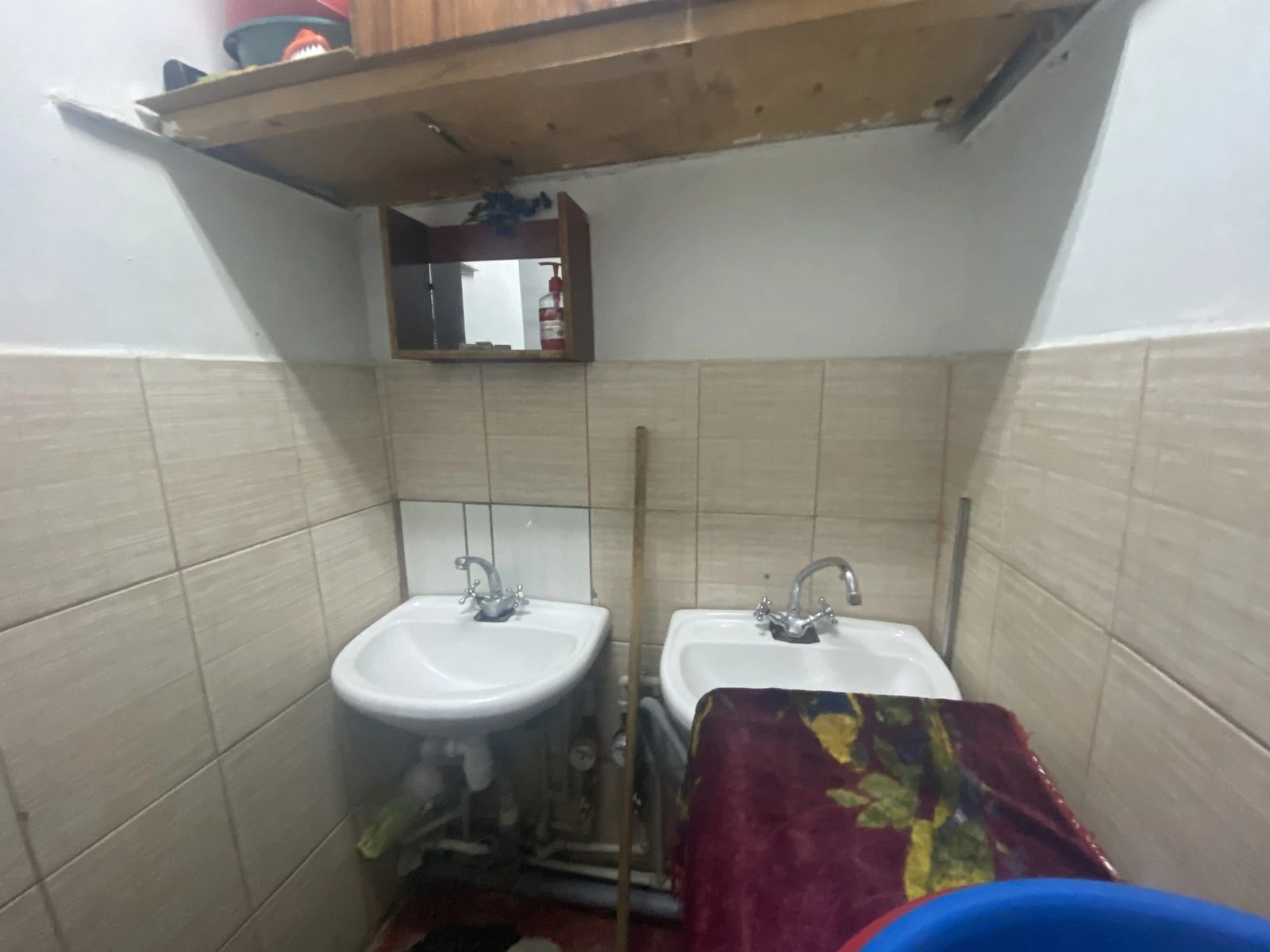 Здам кімнату на тривалий період 1 кімната, 18 m², 5 пов./9 поверхів. Лепкого Б. вул., Тернопіль. 