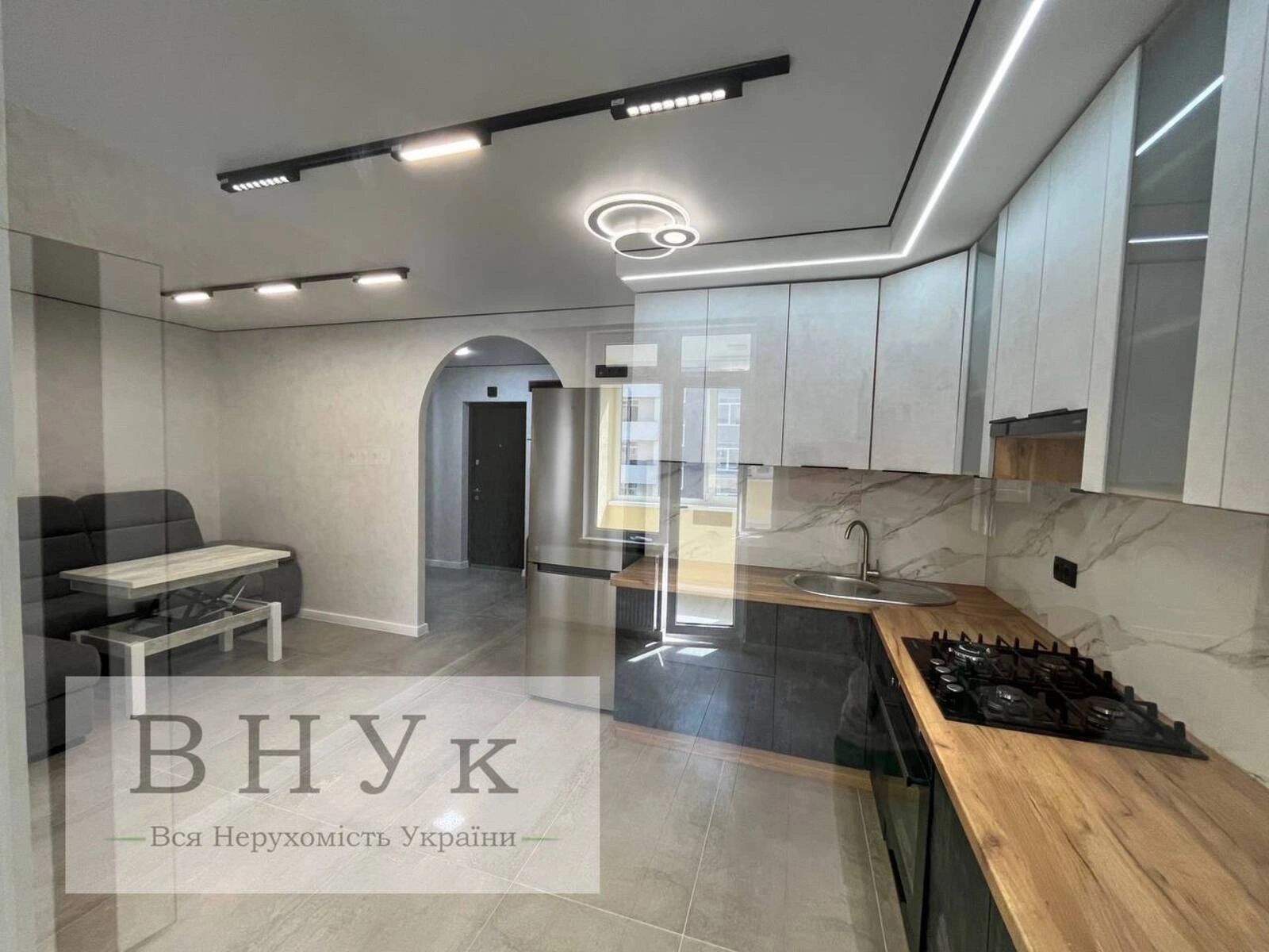 Продаж квартири 2 кімнати, 56 m², 9 пов./11 поверхів. Київська вул., Тернопіль. 