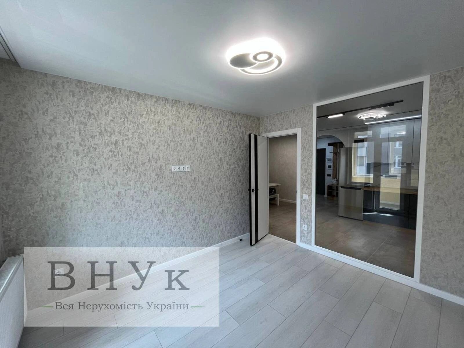 Продаж квартири 2 кімнати, 56 m², 9 пов./11 поверхів. Київська вул., Тернопіль. 