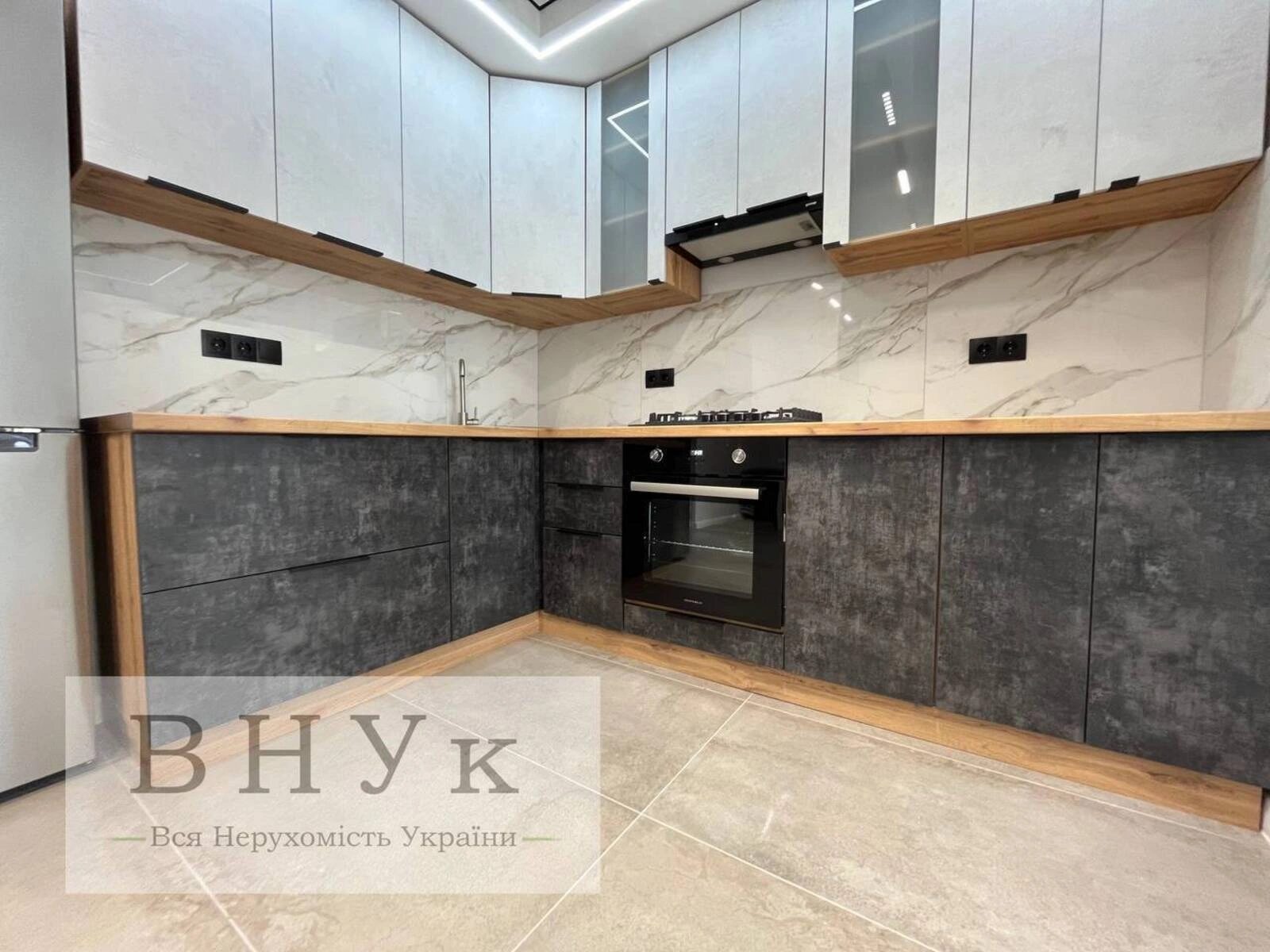 Продаж квартири 2 кімнати, 56 m², 9 пов./11 поверхів. Київська вул., Тернопіль. 