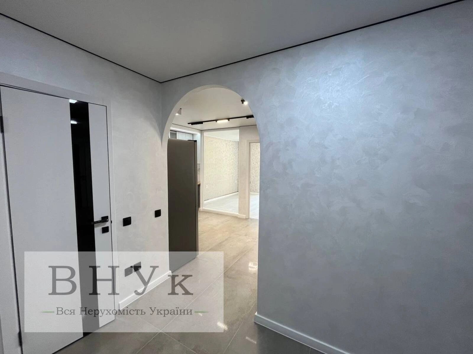 Продаж квартири 2 кімнати, 56 m², 9 пов./11 поверхів. Київська вул., Тернопіль. 