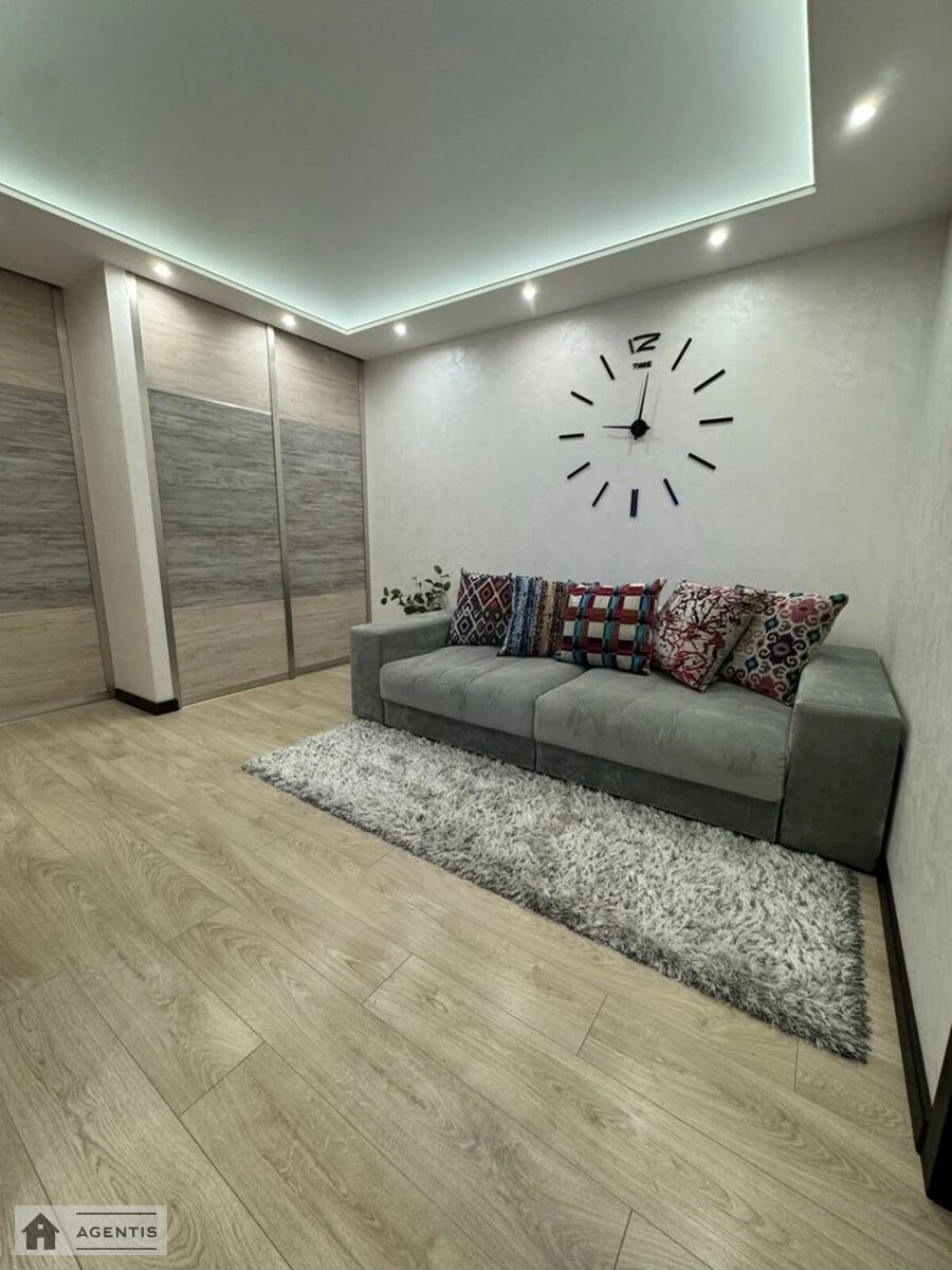 Сдам квартиру 2 комнаты, 54 m², 7 эт.. 6, Олени Пчілки вул., Киев. 