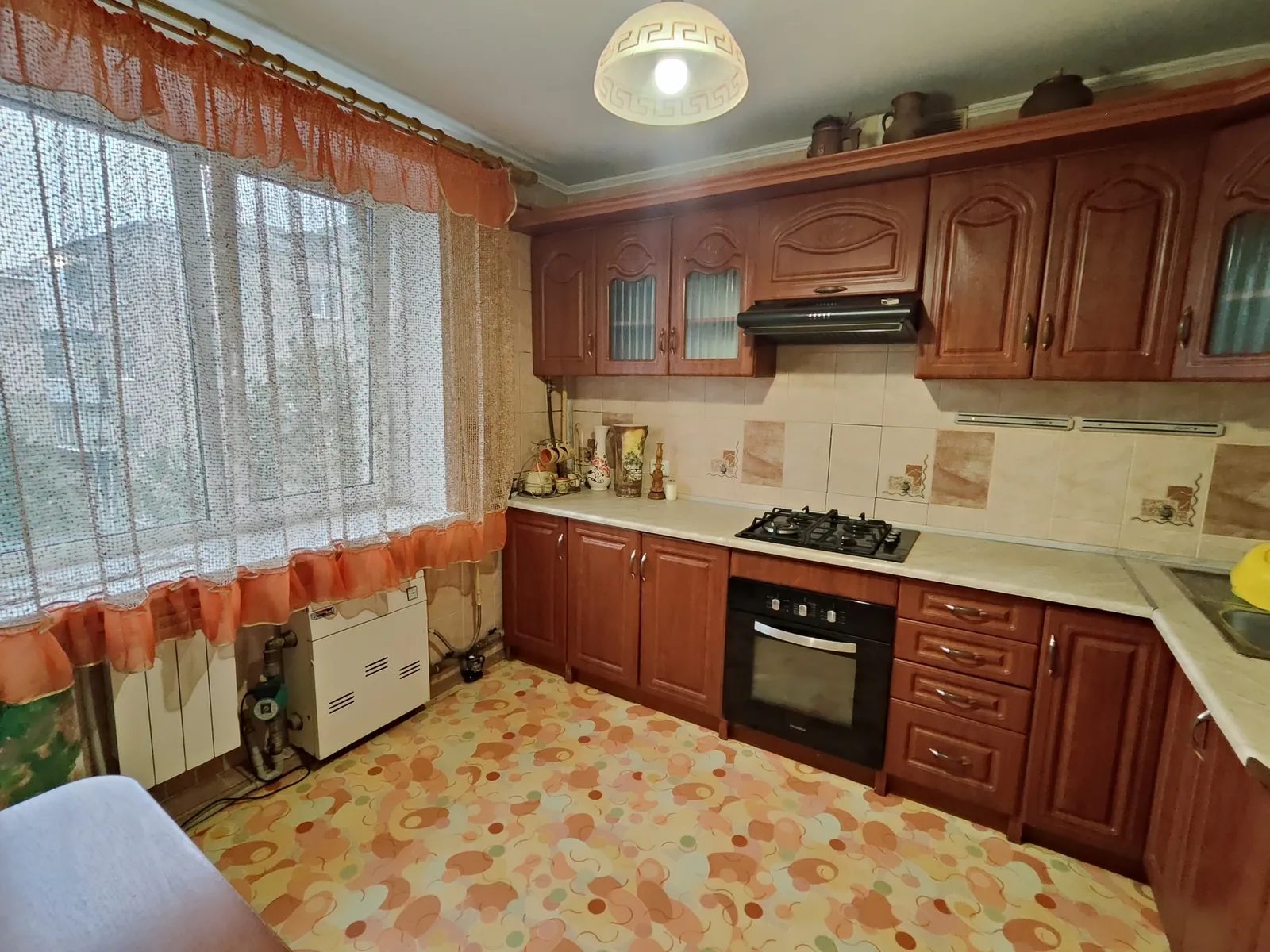 Apartments for sale 2 rooms, 48 m², 4th fl./4 floors. 21, Tekhnikumivska , Nemishayeve. 