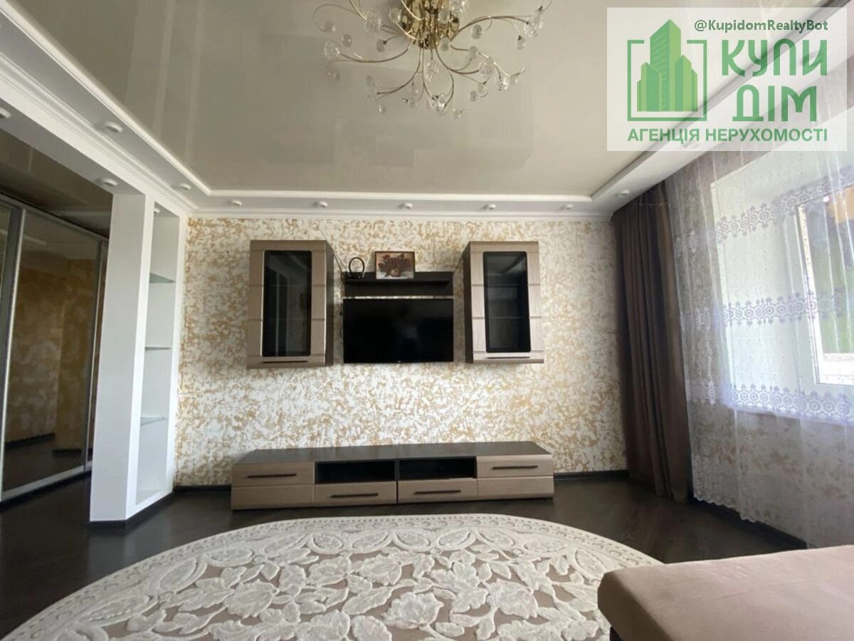 Apartments for sale 3 rooms, 76 m², 7th fl./14 floors. Фортечний (кіровський), Kropyvnytskyy. 