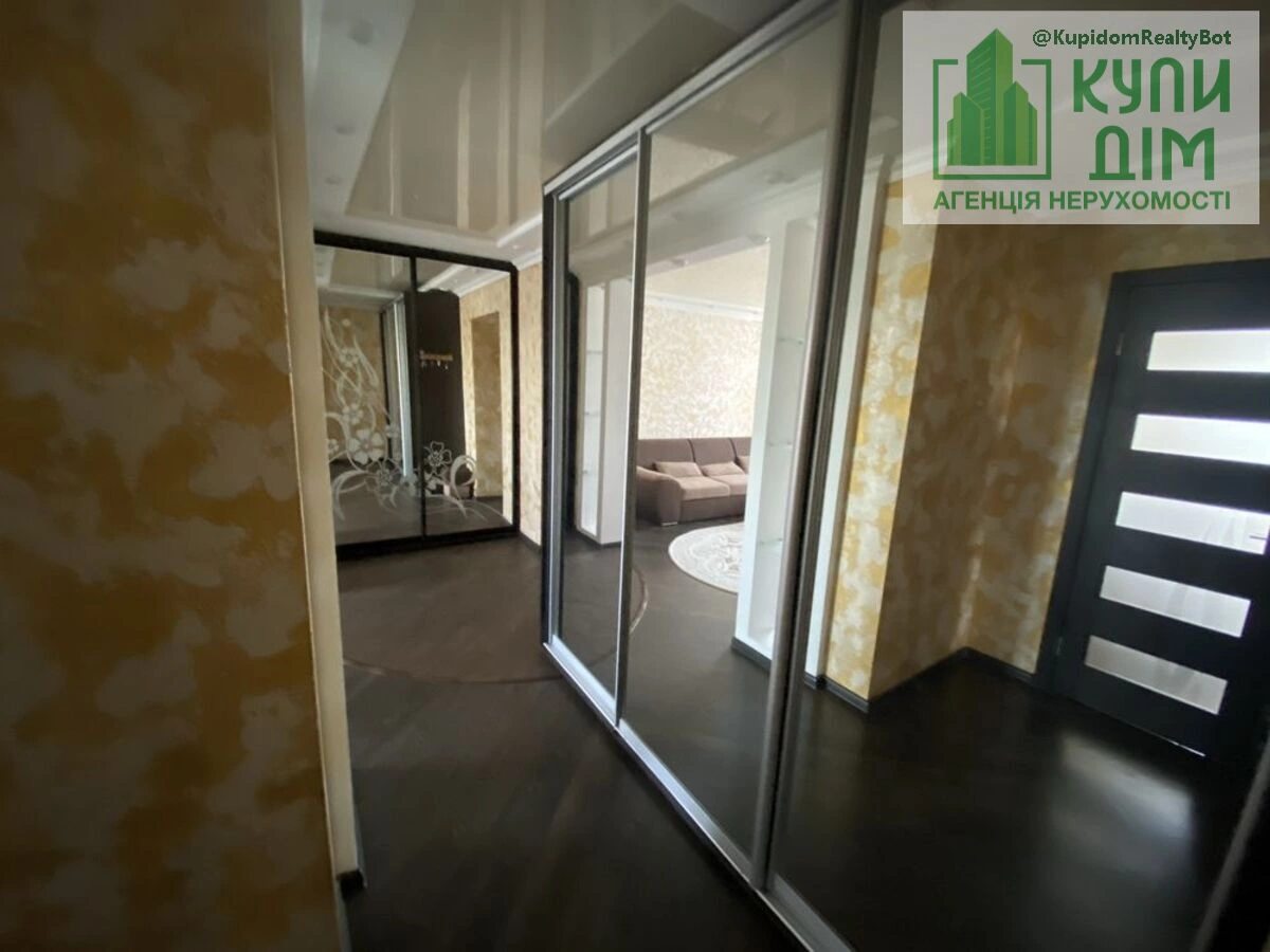 Apartments for sale 3 rooms, 76 m², 7th fl./14 floors. Фортечний (кіровський), Kropyvnytskyy. 