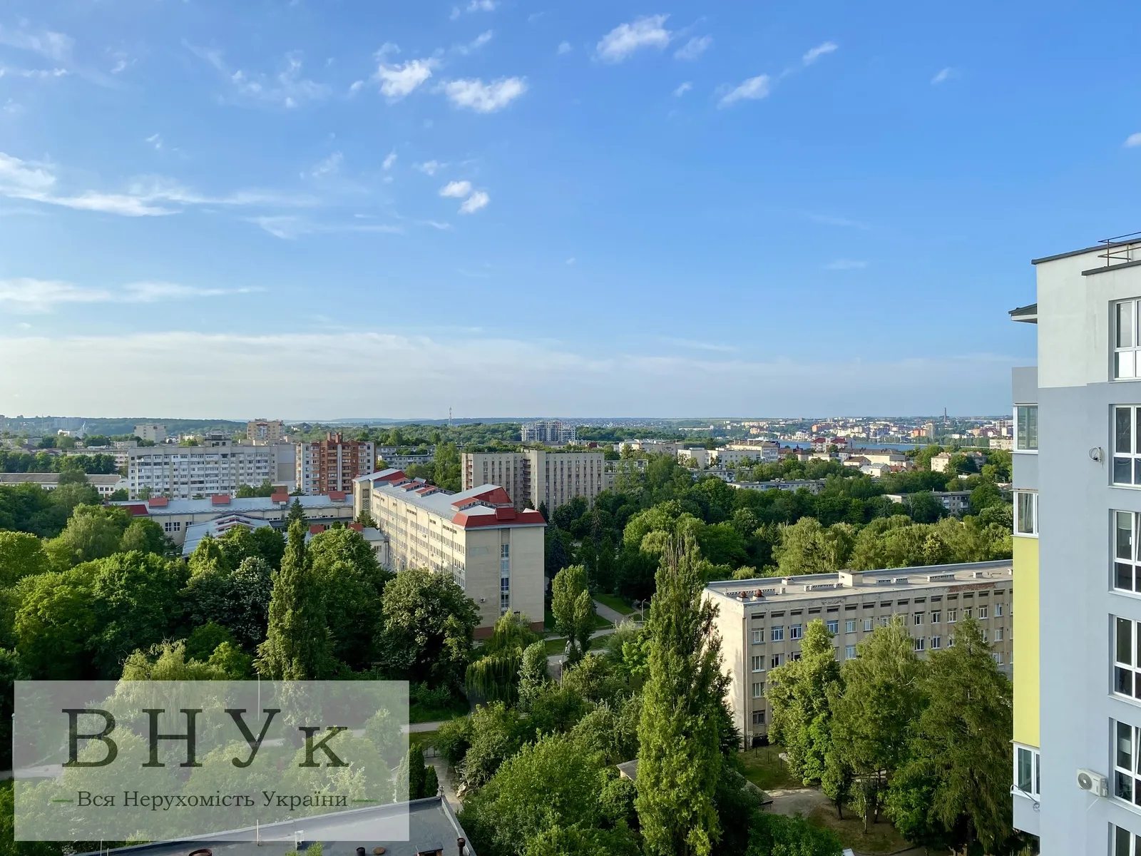 Продаж квартири 3 кімнати, 90 m², 10 пов./11 поверхів. Будного С. , Тернопіль. 