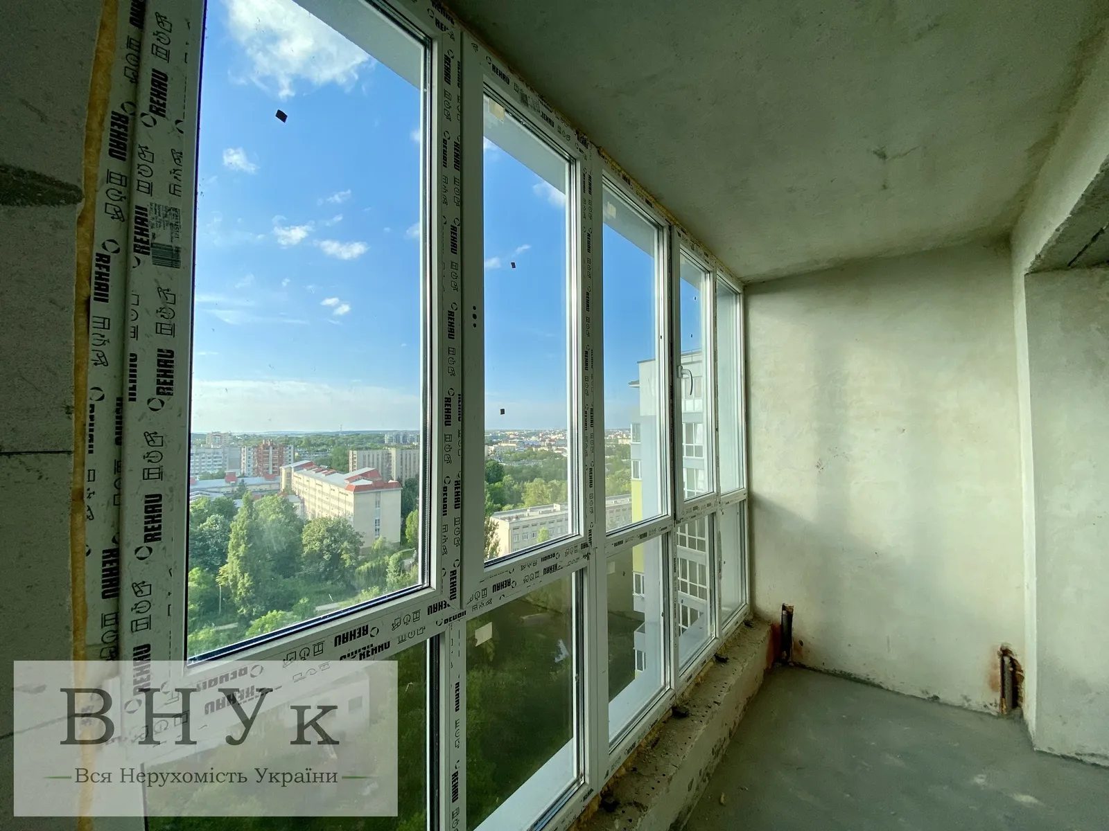 Продаж квартири 3 кімнати, 90 m², 10 пов./11 поверхів. Будного С. , Тернопіль. 