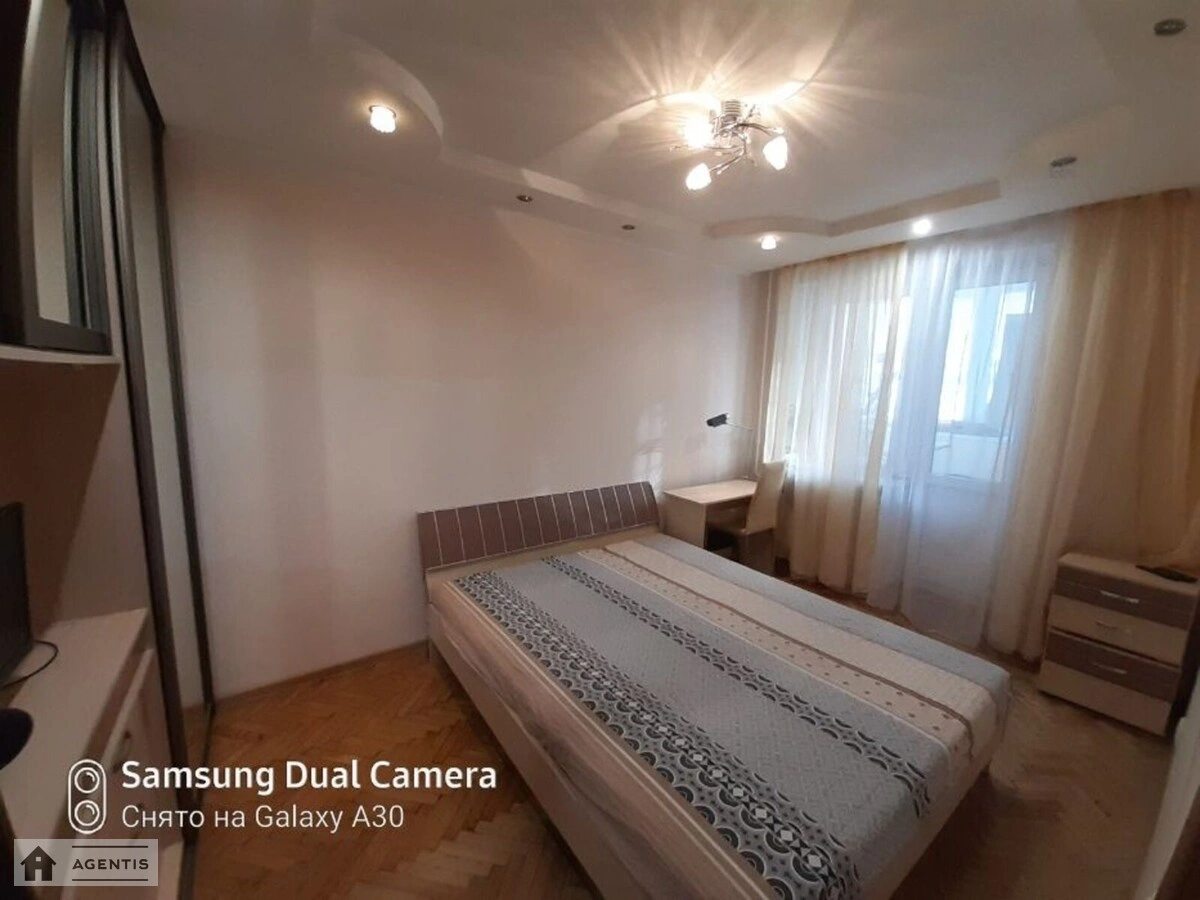 Apartment for rent 2 rooms, 51 m², 1st fl./9 floors. Feodosiyska 4, Kyiv. 