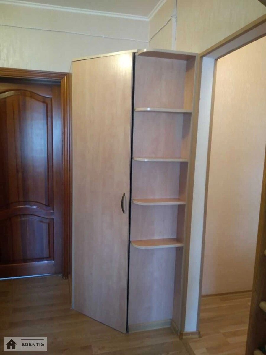 Apartment for rent 3 rooms, 70 m², 8th fl./9 floors. 7, Geroyiv Dnipra 7, Kyiv. 