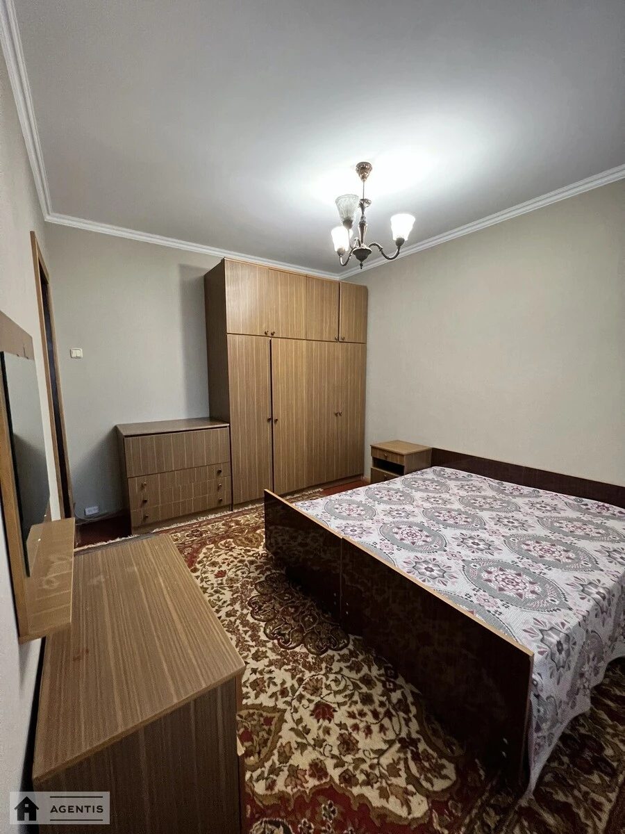 Apartment for rent 3 rooms, 72 m², 18th fl./18 floors. Revutckogo, Kyiv. 