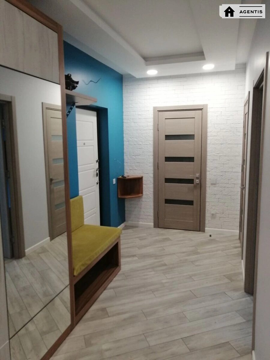 Здам квартиру 2 кімнати, 67 m², 4 пов./10 поверхів. Регенераторна 4, Київ. 