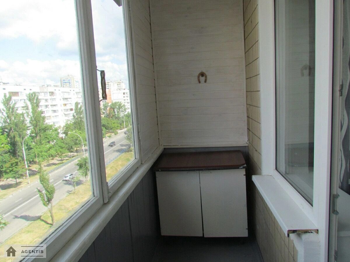 Apartment for rent 1 room, 22 m², 8th fl./9 floors. 4, Yordanska vul. Layosha Havro, Kyiv. 