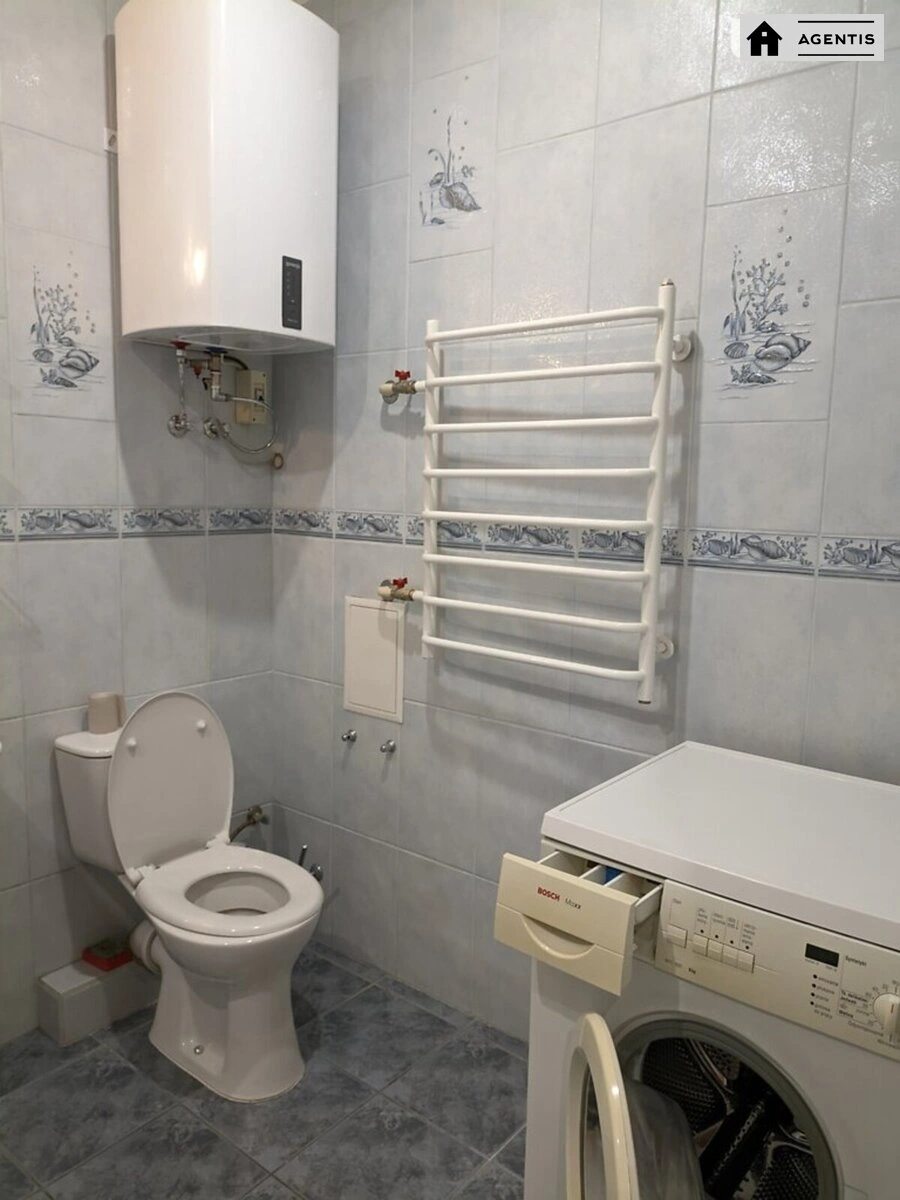 Сдам квартиру 3 комнаты, 96 m², 13 эт./16 этажей. 39, Миропольская 39, Киев. 