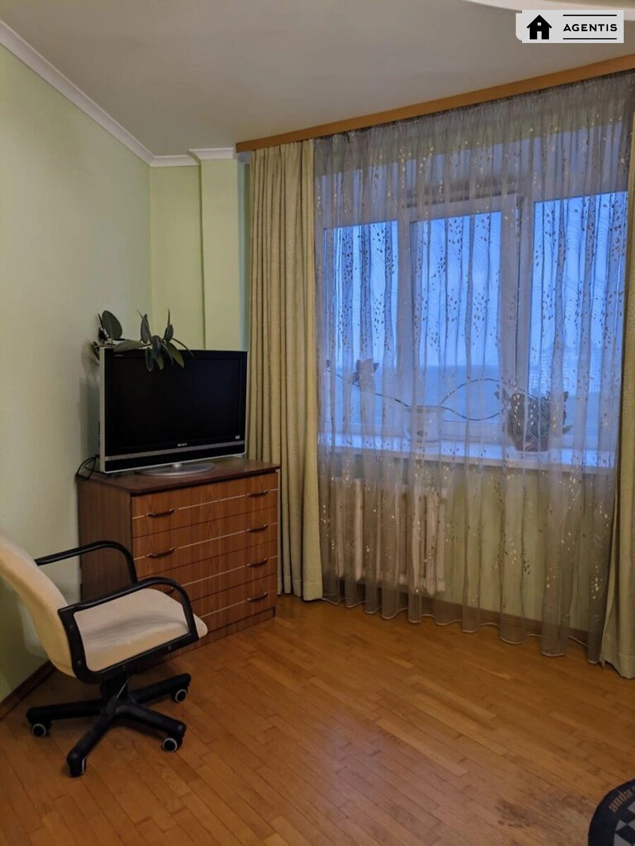 Здам квартиру 3 кімнати, 96 m², 13 пов./16 поверхів. 39, Миропільська 39, Київ. 