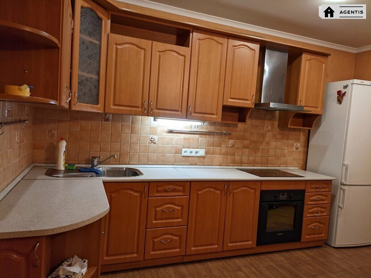 Apartment for rent 3 rooms, 96 m², 13th fl./16 floors. 39, Myropilska 39, Kyiv. 